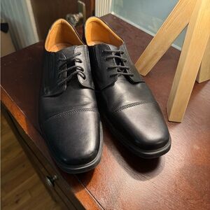 Clarks Black Leather Men's Oxfords